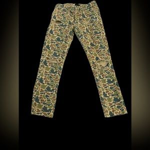 ASOS DISTRESSED CAMO JEANS SIZE 30